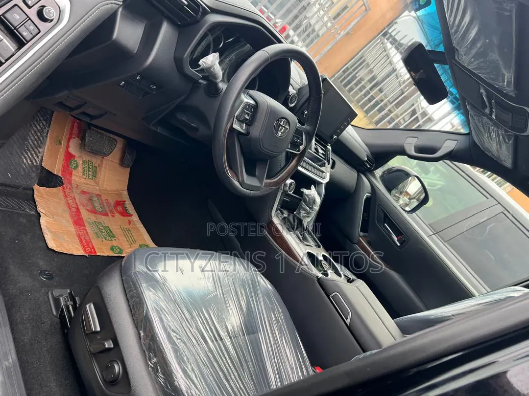 Toyota Land Cruiser 2022 Black