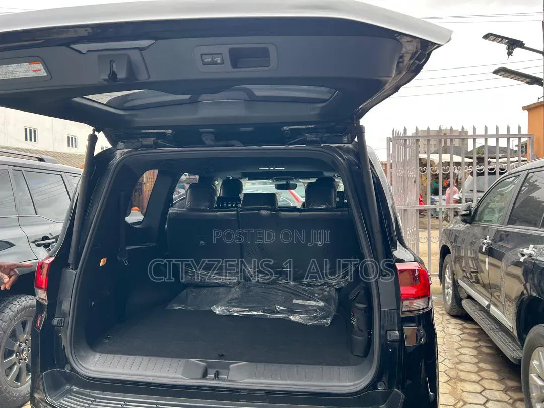Toyota Land Cruiser 2022 Black