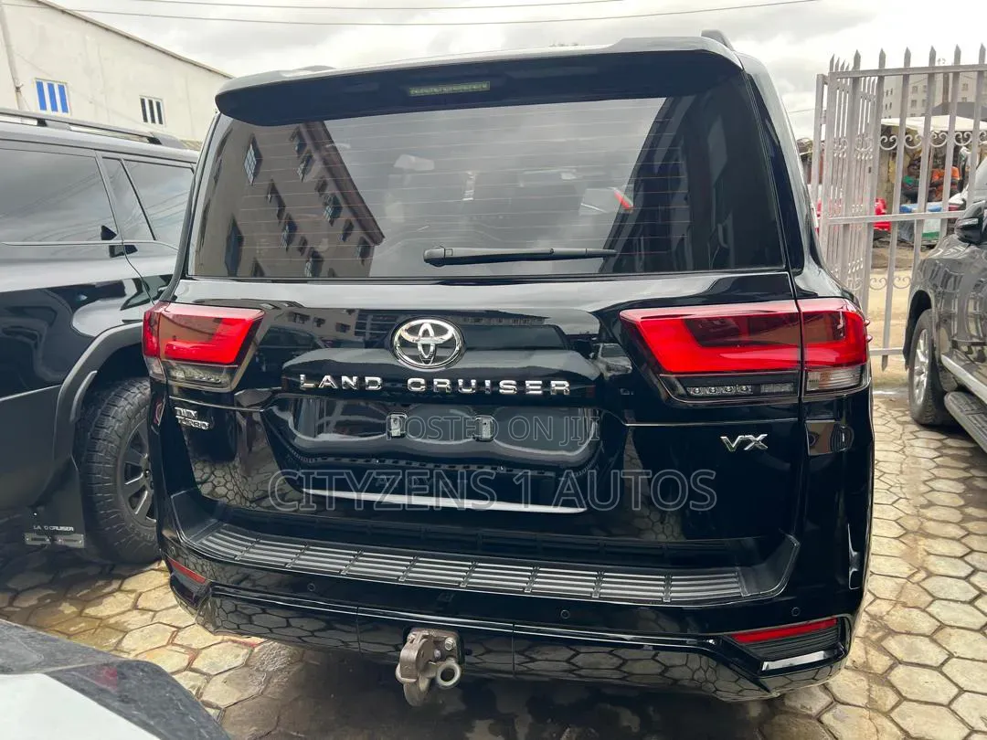 Toyota Land Cruiser 2022 Black