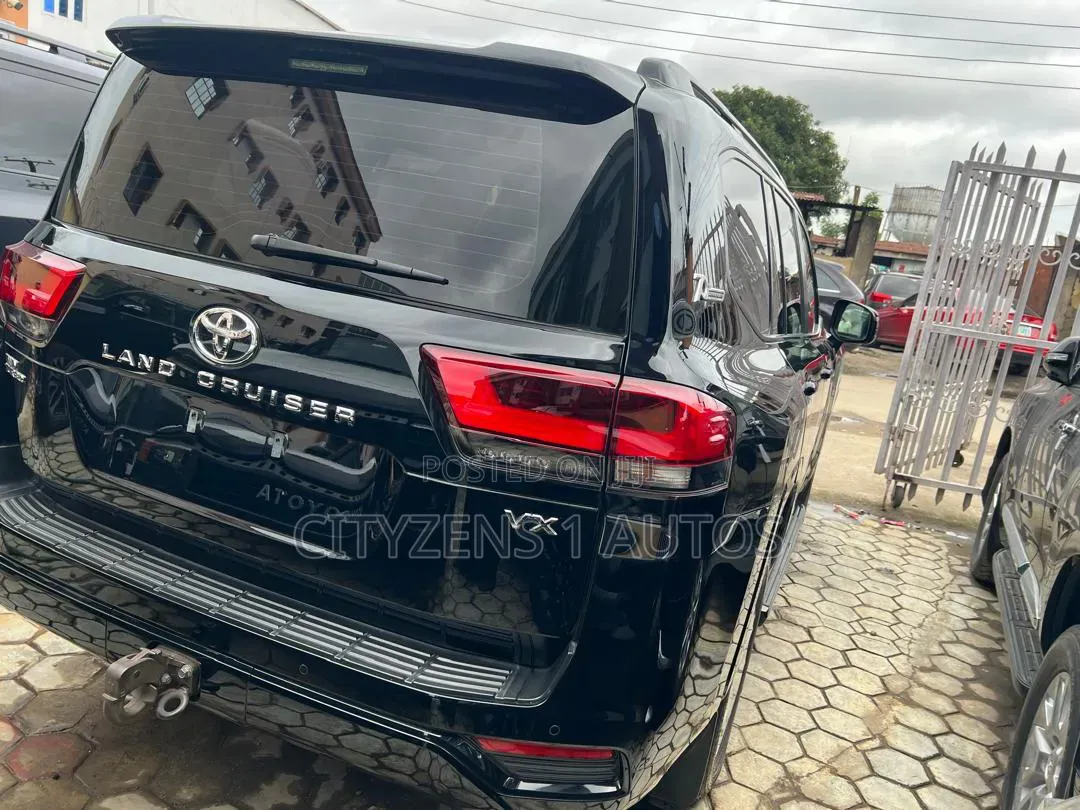 Toyota Land Cruiser 2022 Black