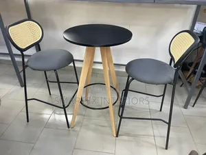 Best Quality Plastic Back High Barstools With Bar Table