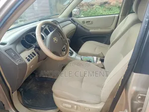 Toyota Highlander V6 2005 Gold