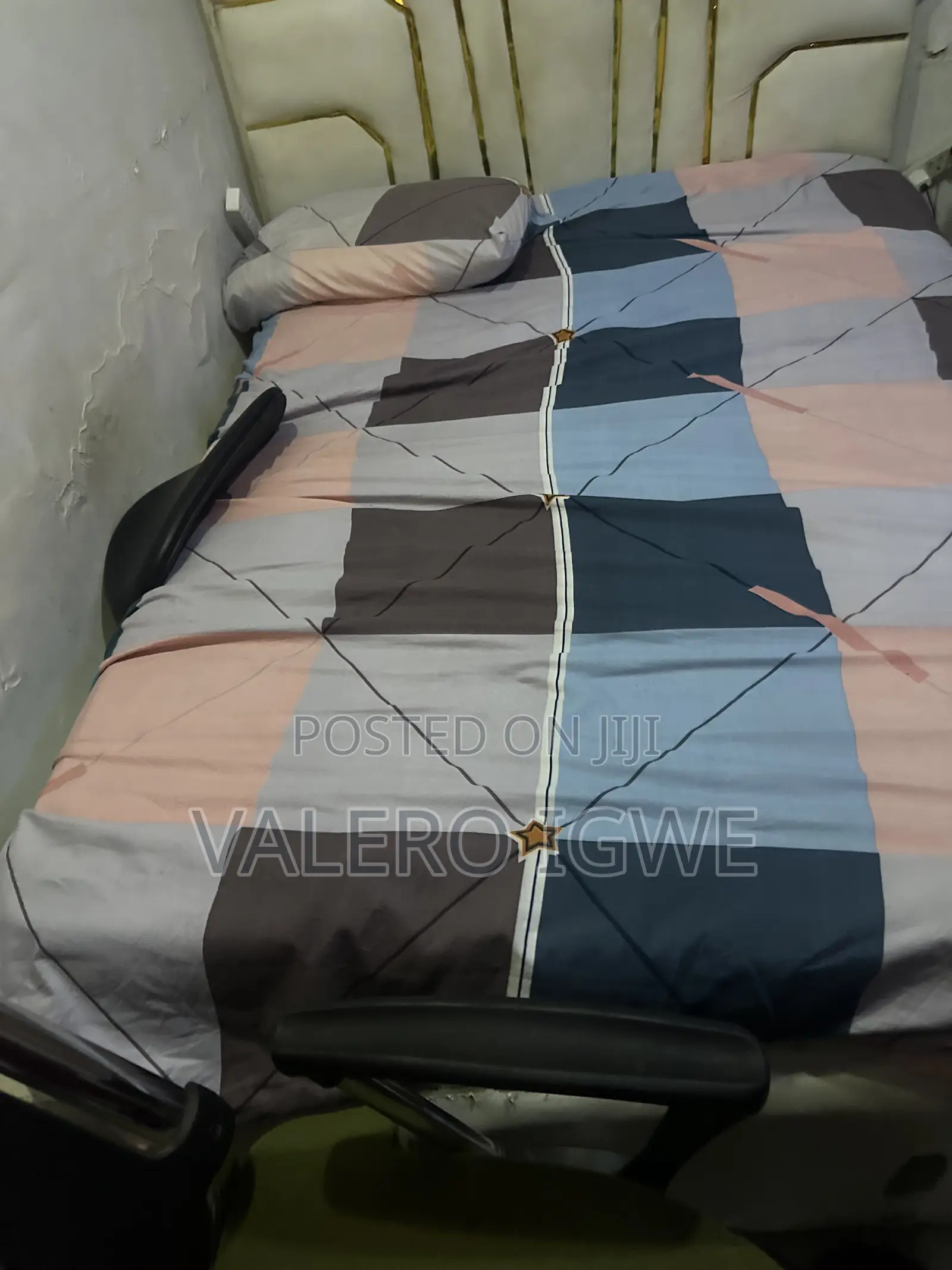 4 by 6 Bed Frame With Mattraas