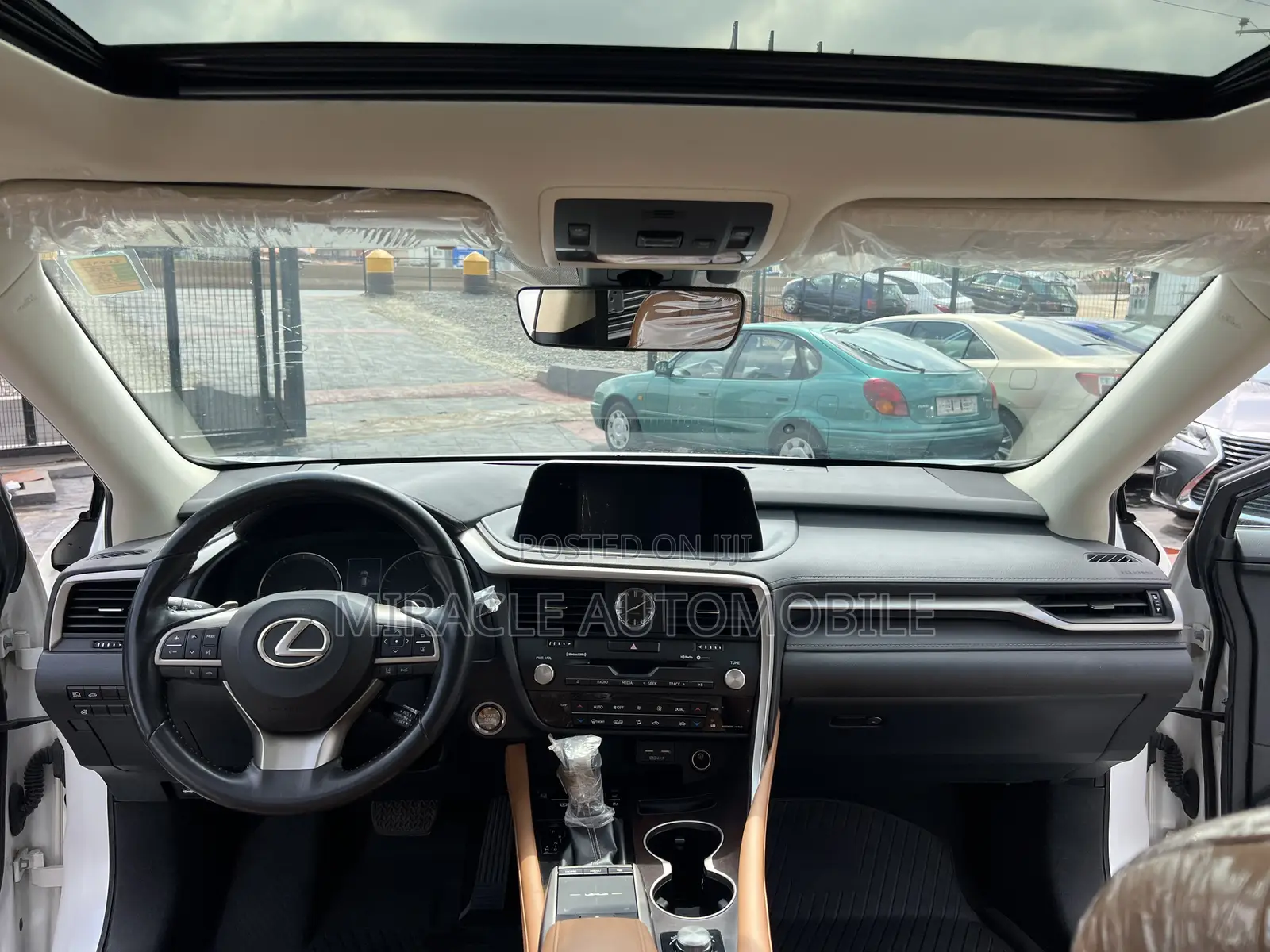 Lexus RX 350L 2WD 2021 White
