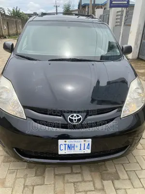 Toyota Sienna LE 2009 Black