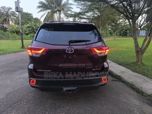 Toyota Highlander XLE 2019 Burgundy