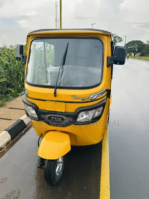 TVS King Deluxe Plus iTouch Start 2025 Yellow