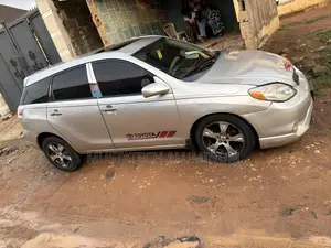 Toyota Matrix Standard FWD (1.8L 4cyl 5M) 2004 Silver