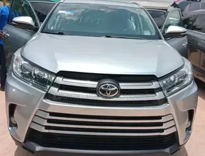 Toyota Highlander Limited Platinum 4x4 V6 (3.5L 6cyl 8A) 2017 Silver