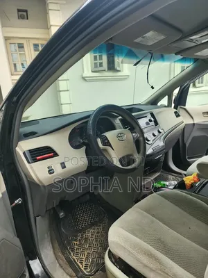 Toyota Sienna 2013 Black
