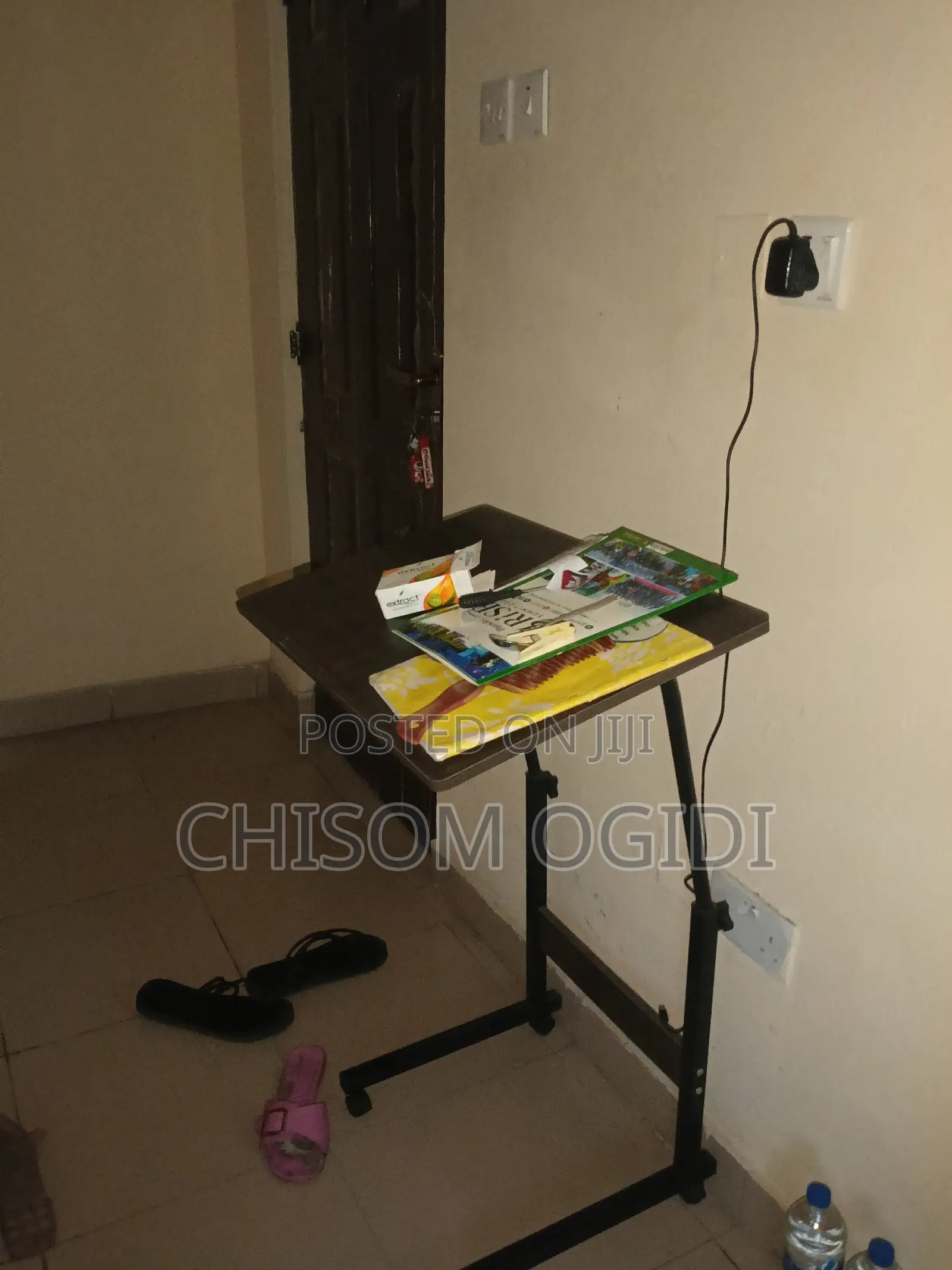 Single Table Stand