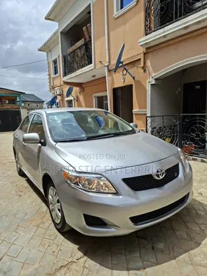 Toyota Corolla LE 4dr Sedan (1.8L 4cyl 4A) 2010 Silver