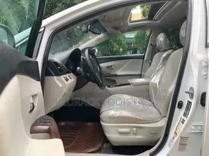 Toyota Venza XLE 2010 White