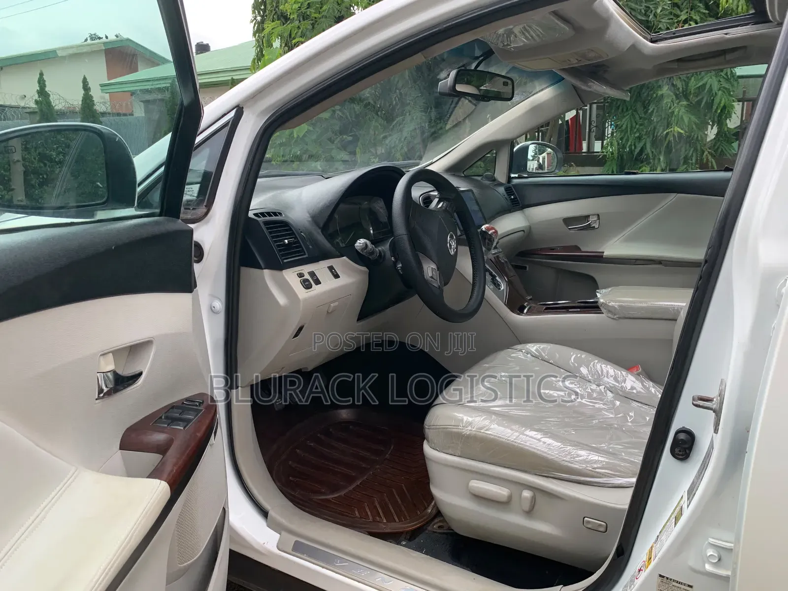 Toyota Venza XLE 2010 White
