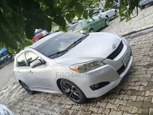 Toyota Matrix S Hatchback FWD (2.4L 4cyl 5A) 2010 Silver