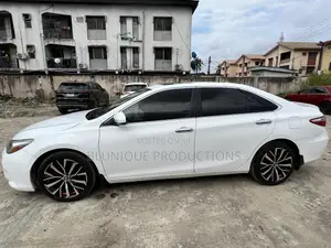 Toyota Camry XSE 4dr Sedan (2.5L 4cyl 6A) 2015 White