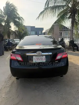 Toyota Camry XLE V6 4dr Sedan (3.5L 6cyl 6A) 2011 Black