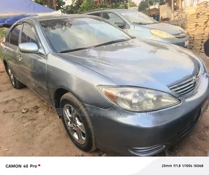 Toyota Camry XLE 4dr Sedan (2.4L 4cyl 4A) 2004 Blue