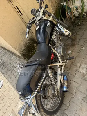 Suzuki 1999 Black
