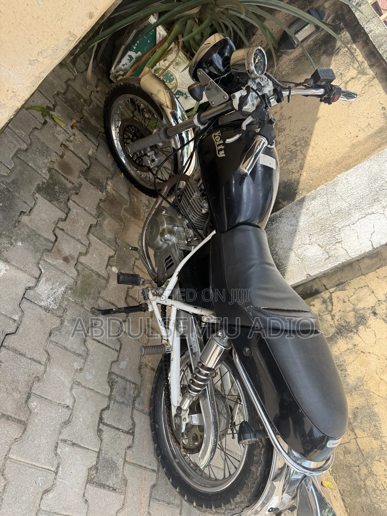 Suzuki 1999 Black