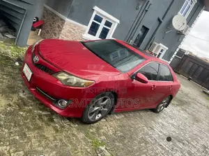 Toyota Camry SE 4dr Sedan (2.5L 4cyl 6A) 2013 Red