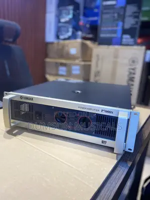 Yamaha Power Amplifier P7000s