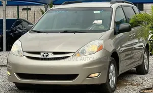 Toyota Sienna LE 4WD 2007 Gold