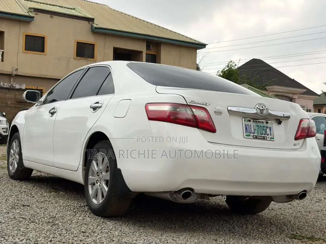 Toyota Camry 2010 White