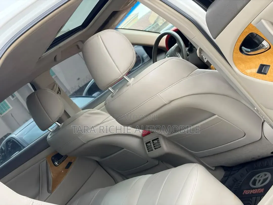 Toyota Camry 2010 White