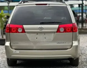 Toyota Sienna LE 4WD 2007 Gold