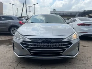 Hyundai Elantra Limited 2019 Silver