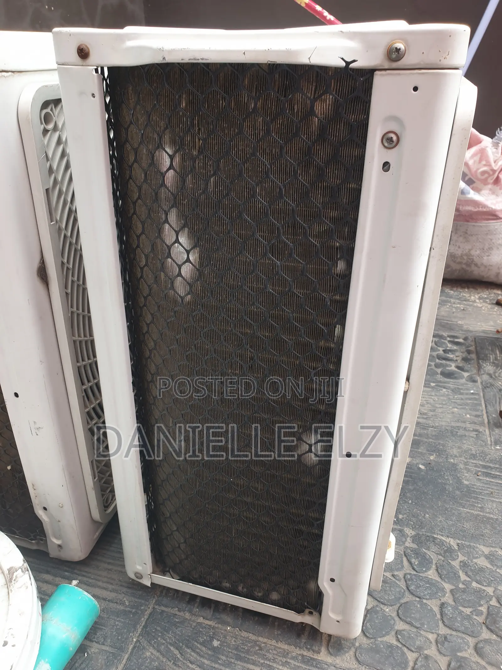 2hp Neatly Used Air Conditioner