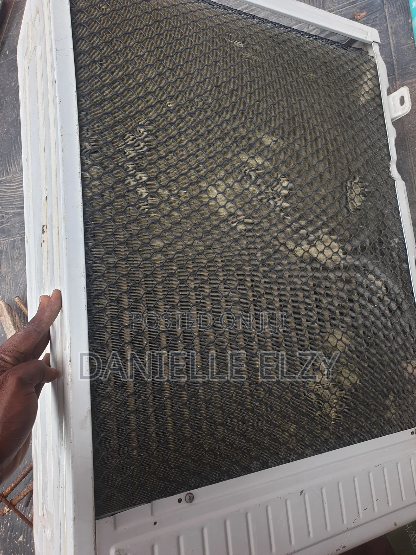 2hp Neatly Used Air Conditioner