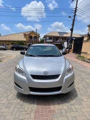 Toyota Matrix Hatchback FWD (1.8L 4cyl 5M) 2010 Silver