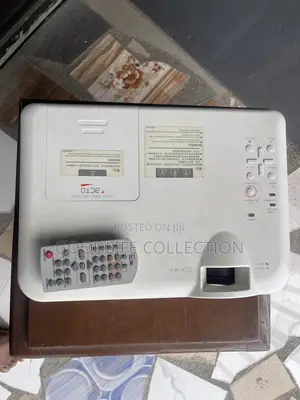 Acto Multimedia Projector