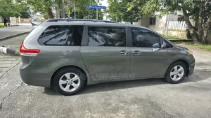 Toyota Sienna LE 8 Passenger 2011 Green