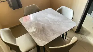 4-Seater Round Dining Table
