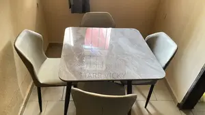 4-Seater Round Dining Table