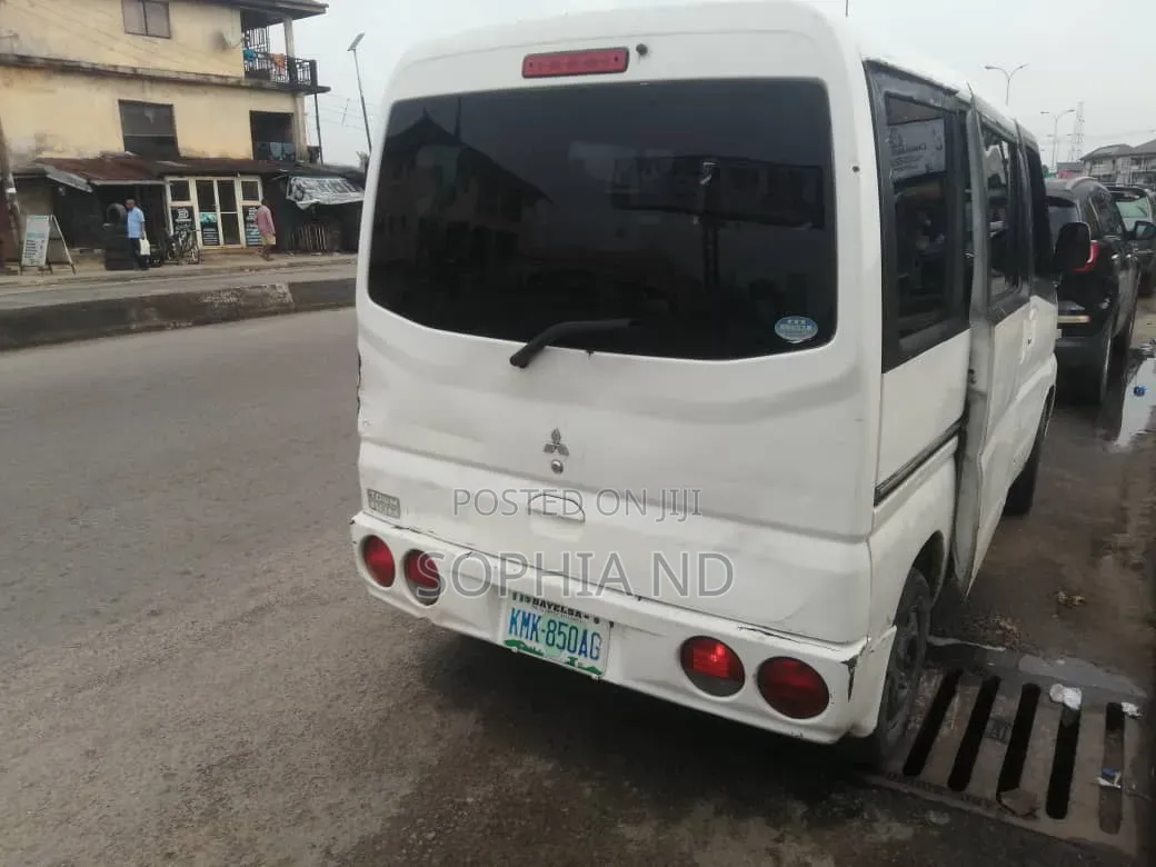 Mitsubishi Fuso Aero Bus 2007 White