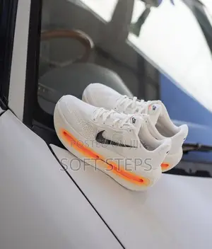 Nike Vomero Premium 'Sail/Total Orange'