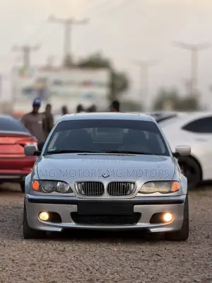 BMW 320i Sedan RWD 2003 Silver