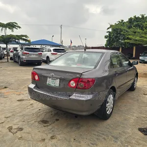 Toyota Corolla 2004 Gray
