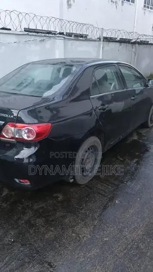 Toyota Corolla 2012 Black