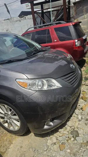 Toyota Sienna 2013 Gray