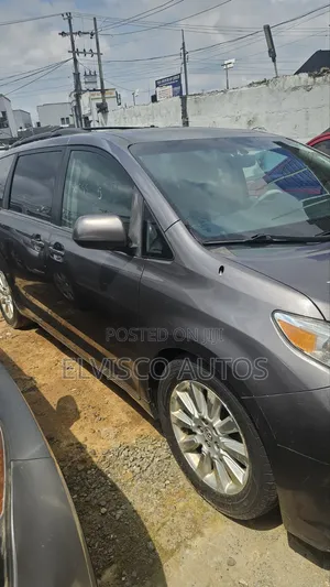 Toyota Sienna 2013 Gray