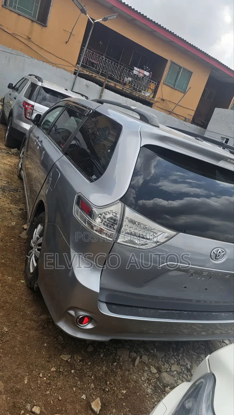 Toyota Sienna 2012 Silver