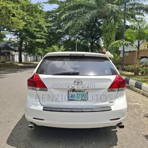 Toyota Venza 2010 White