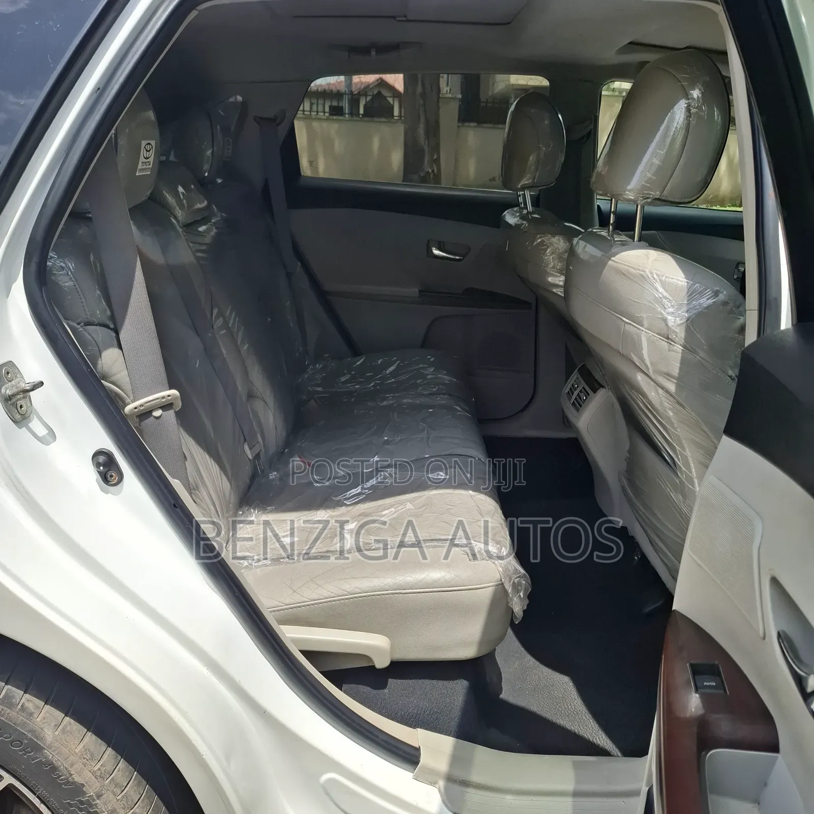 Toyota Venza 2010 White
