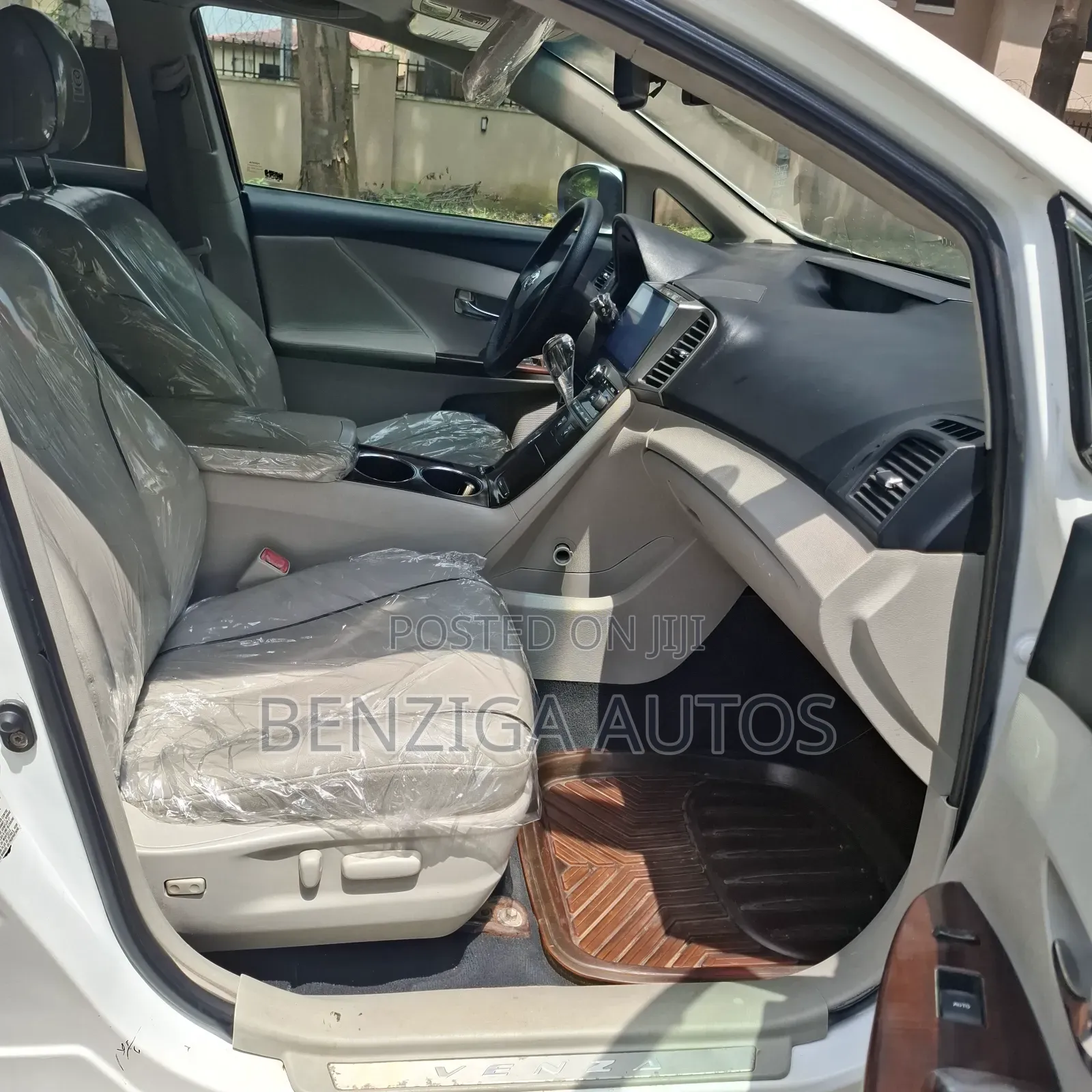 Toyota Venza 2010 White