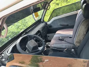 Mitsubishi L300 2005 White